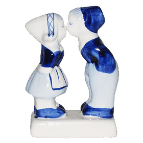 Delft Blue Figurine, Kissing Boy & Girl, 3H